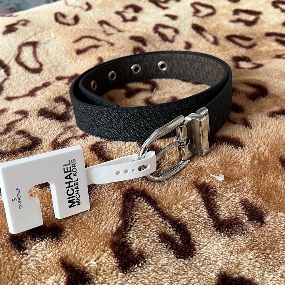 Michael Kors Leather Belt with Silver Buckle, reversible! Never used! Brand new!